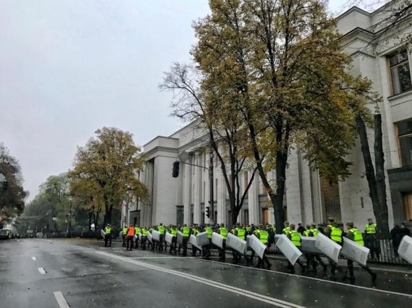 Полная боевая готовность: как Верховную Раду приготовили к митингу Саакашвили (ФОТО)