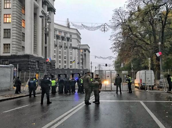 Полная боевая готовность: как Верховную Раду приготовили к митингу Саакашвили (ФОТО)