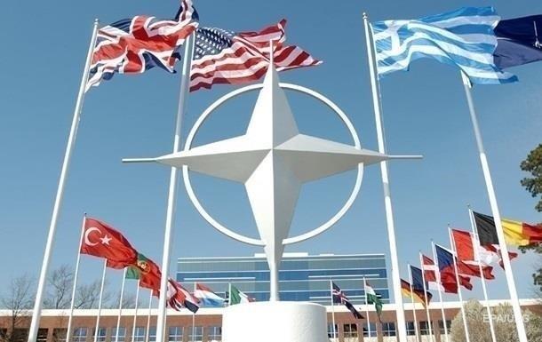 В НАТО говорят, что шаг, которого требует Порошенко, не приблизит Украину к членству