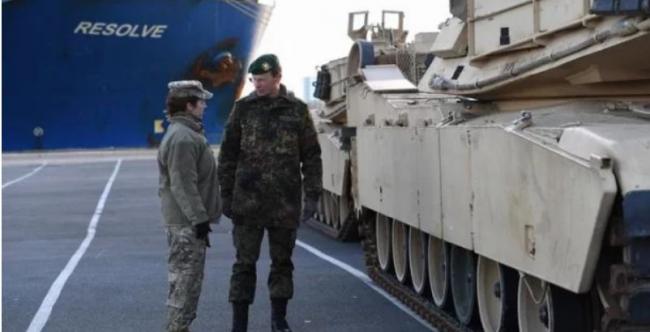 Учения НАТО: в страны Балтии и Польшу США перебрасывают тысячи боевых машин