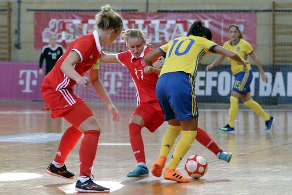 Мини-футболистки России при участии Самородовой сыграли вничью с Швецией